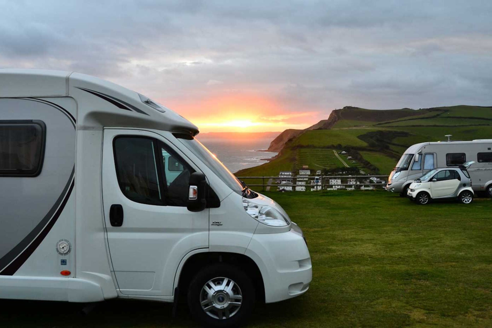 Motorhome parked on a cliff